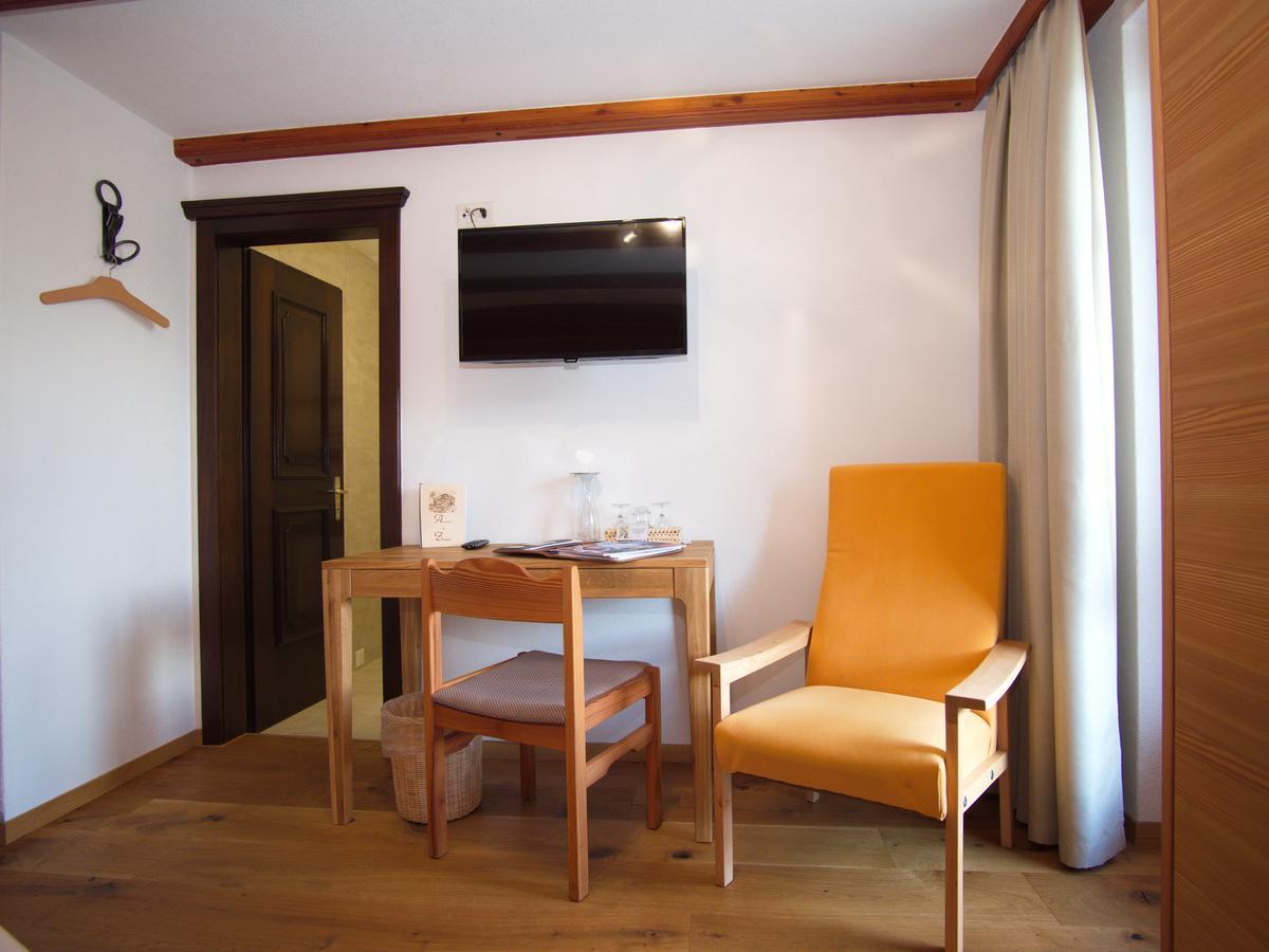 Hotel Alpenblick Zeneggen Exterior photo